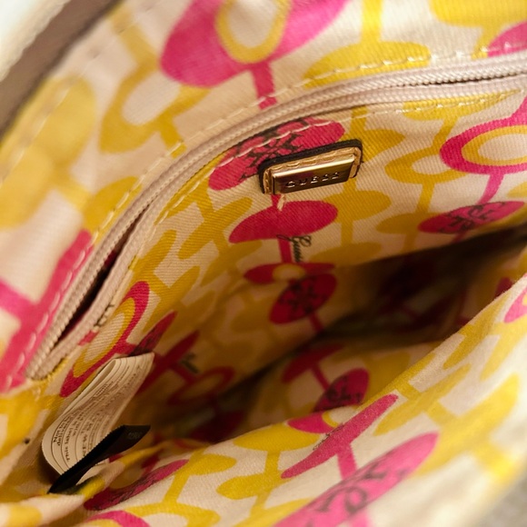 Tan Guess Crossbody Bag - Picture 4 of 8